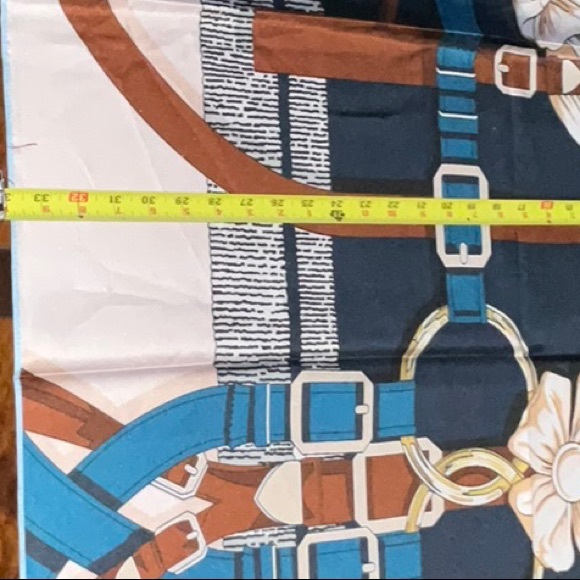 100% Silk Hand Print Scarf Modern Versatile Print - Picture 15 of 16